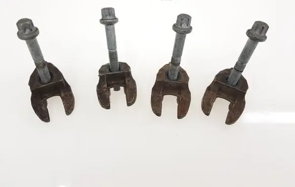 Ford Mondeo MK V Fuel Injector clamp holder