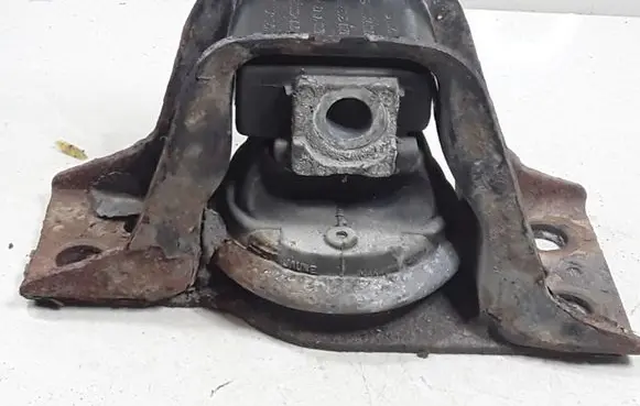 Nissan Micra Engine mount bracket 11210AX600 8200140431