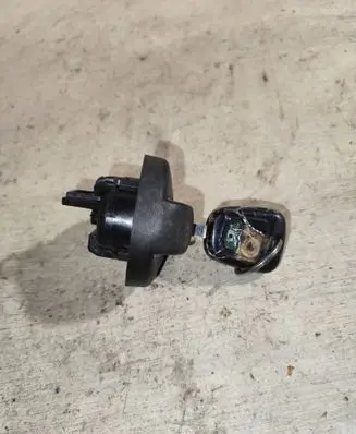 Citroen C3 Pluriel Fuel tank cap lock 