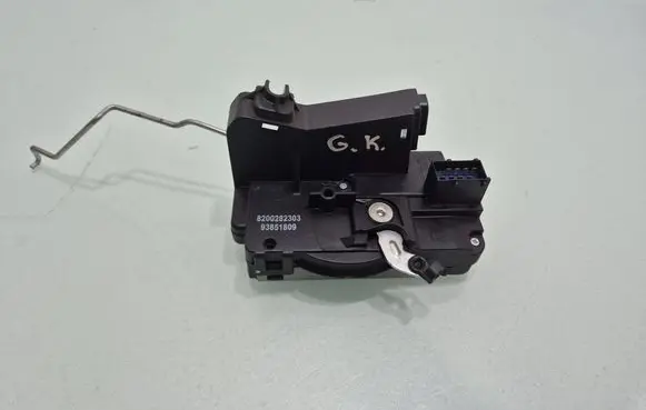 Opel Vivaro Rear door lock 8200282303