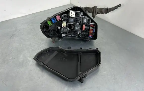 Volkswagen Touareg II Fuse box set 7L0937576B 7L0937576A