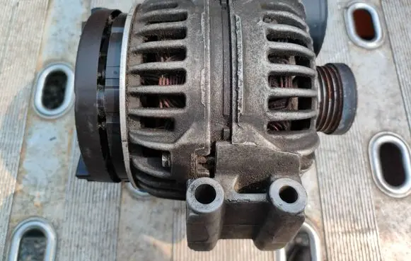 BMW 3 E90 E91 Generator/alternator 7532966 0124525059
