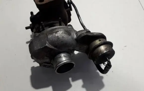 Toyota Avensis T220 Turbo 1720127010 17201-27010