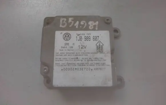 Volkswagen PASSAT B5 Airbag control unit/module 1J0909607 49970217 5WK4199