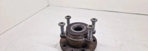 Volkswagen PASSAT B6 Front wheel hub