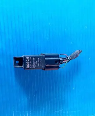 Volkswagen Crafter Glow plug pre-heat relay 0281003038