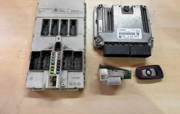 BMW 3 F30 F35 F31 Engine control unit/module 8518568