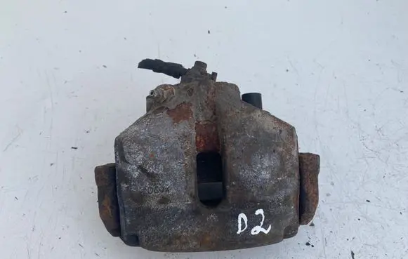 Volkswagen Touran I Front brake caliper