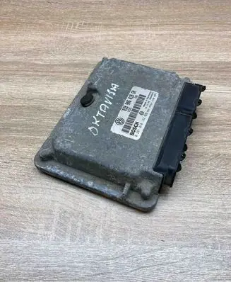 Skoda Octavia Mk2 (1Z) Engine control unit/module ECU 038906018GN 0281010182
