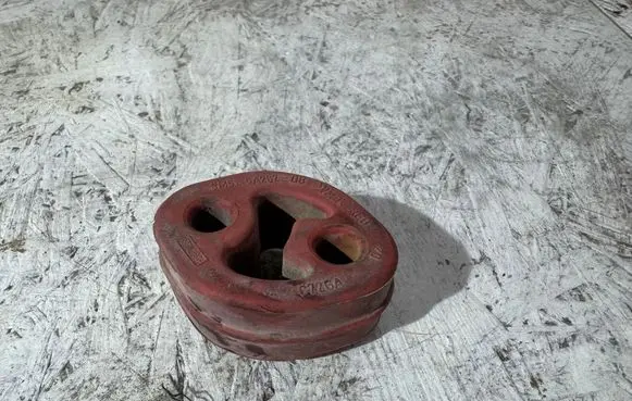 Volvo XC90 Muffler mount bracket/holder 3M515A262