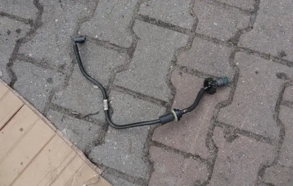 Citroen C3 Fuel line pipe