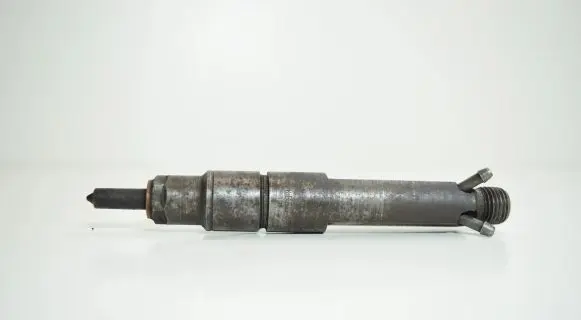Audi A4 S4 B5 8D Fuel injector 028130201T