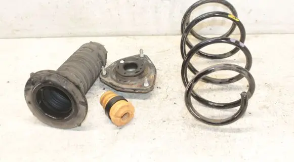 Toyota RAV 4 (XA40) Front coil spring