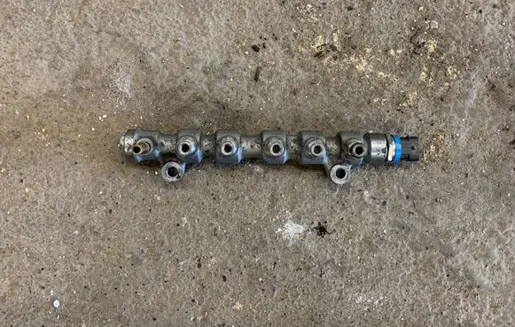 Renault Trafic II (X83) Fuel main line pipe 0445214145 613071H82484405 03456214