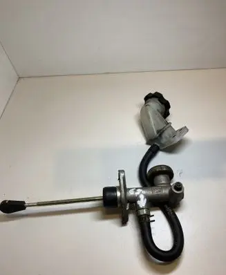 Clutch slave cylinder