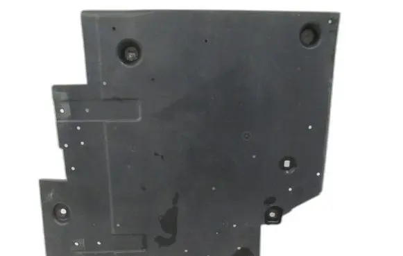 Center/middle under tray cover