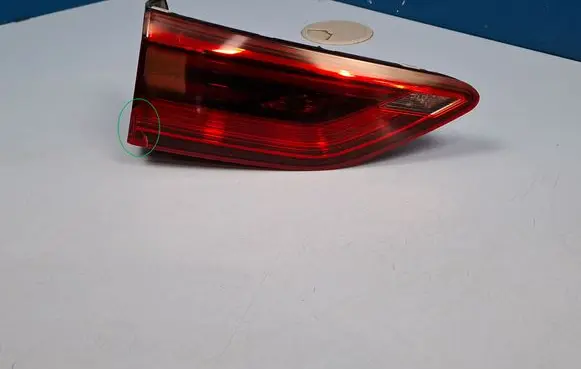 Tailgate rear/tail lights