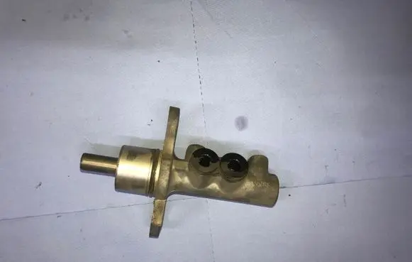 Volkswagen PASSAT B5 Master brake cylinder 642-0a36
