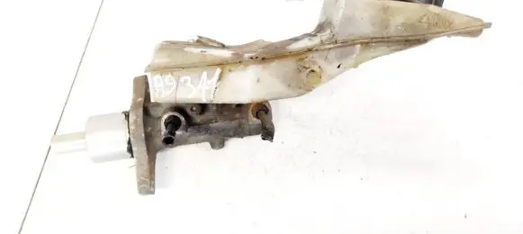 Master brake cylinder