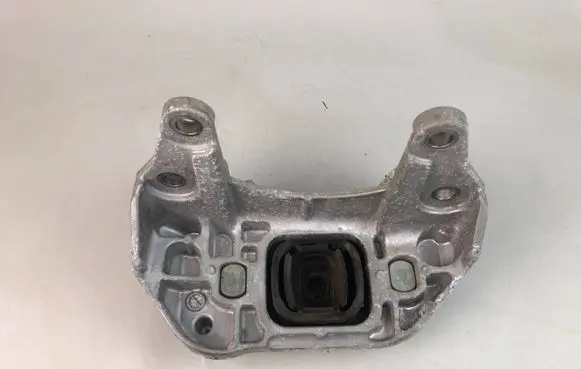 Nissan X-Trail T32 Gearbox mounting bracket 112204BB0A