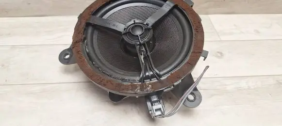 Volvo XC90 Rear door speaker 8633110