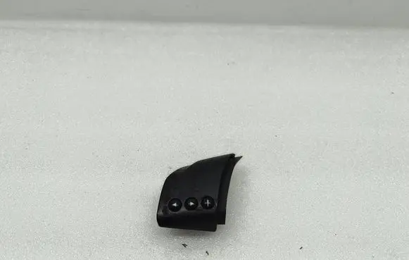 Steering wheel buttons/switches