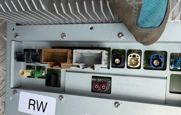 Tesla Model X Screen/display/small screen 145180903B 145073700B