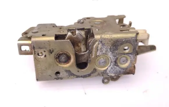 Volkswagen II LT Rear door lock 9017400735
