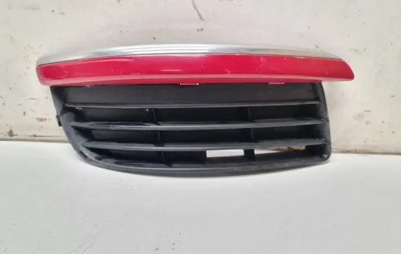 Volkswagen Jetta V Front bumper lower grill 1K0853666J