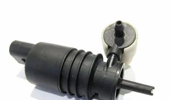 Volkswagen Golf IV Windscreen/windshield washer pump