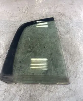 Volkswagen Golf Plus Rear vent window glass 