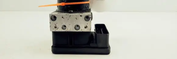 Volvo S40 ABS Pump 30647857A 10096004123
