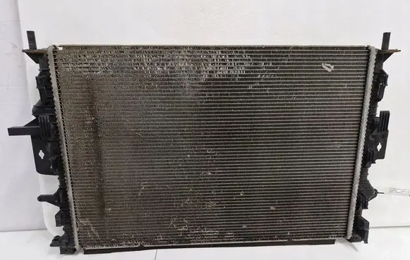 Volvo V40 Coolant radiator 31319064