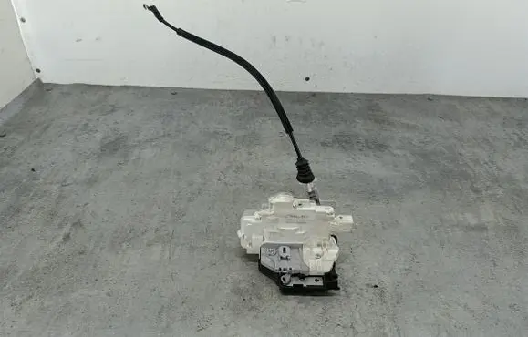 Volkswagen PASSAT B6 Front door lock 601001043422P