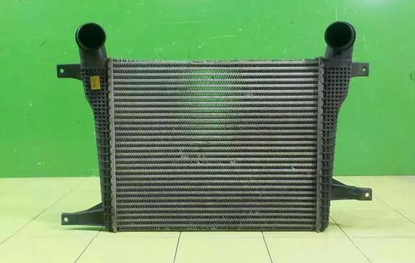 Chevrolet Captiva Intercooler radiator 622998 UP279