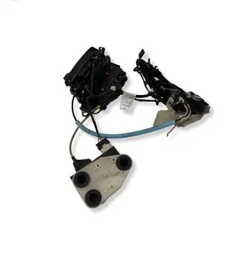 BMW X6 F16 Front door lock A046465 18283810 7281945