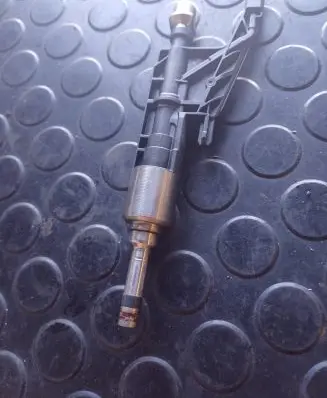 BMW 5 G30 G31 Fuel injector 0261500539 1709131913 PA6635G