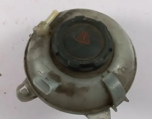 Skoda Superb B8 (3V) Brake fluid reservoir 5Q0121407