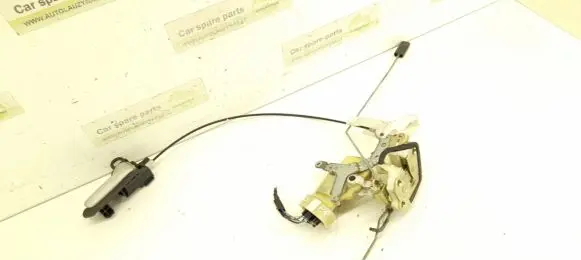 Toyota Yaris Front door lock 031014