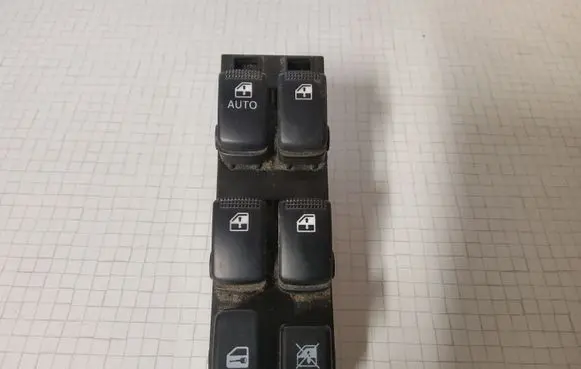 KIA Sorento Electric window control switch