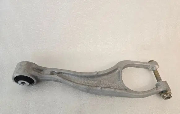 Rear upper control arm/wishbone