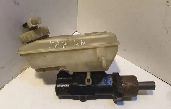 Master brake cylinder