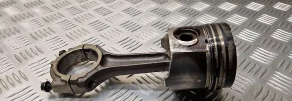 Renault Scenic I Piston with connecting rod