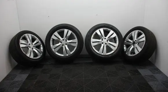 Mercedes-Benz GL X164 R20 alloy rim A1644016002