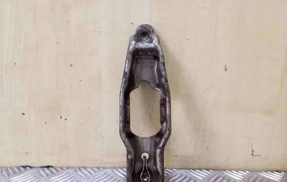 Volkswagen PASSAT B7 Clutch release arm fork 02J141703C