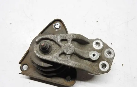 Hyundai i30 Engine mounting bracket T9J5G