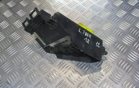Land Rover Freelander Fuse box set YQE000260