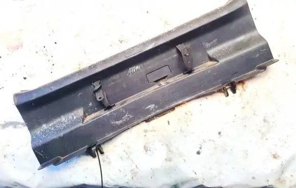 Skoda Octavia Mk2 (1Z) Other trunk/boot trim element z5863459a
