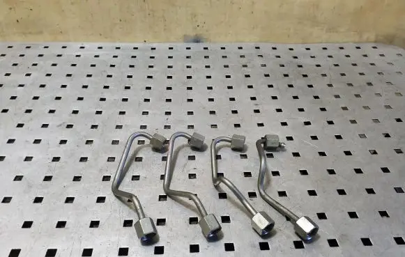 Honda CR-V Fuel injector supply line/pipe 