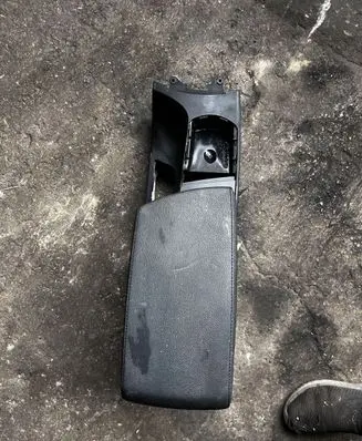 BMW X3 E83 Armrest braknumeruczci